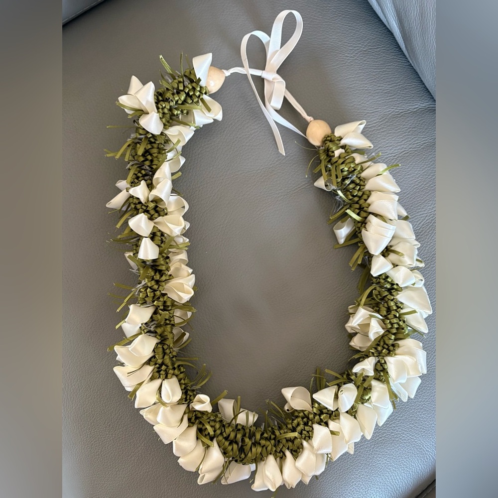 White and Olive Green Floral Lei Necklace with Ribbon Tie